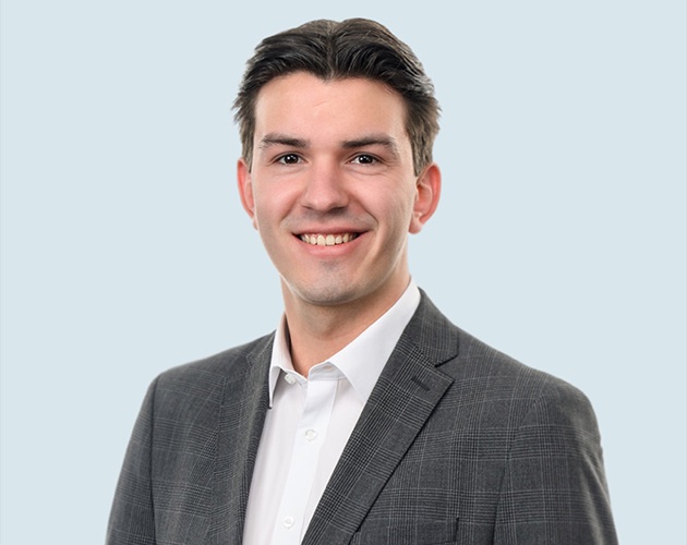 Portraitfoto von Jason D. Miedler